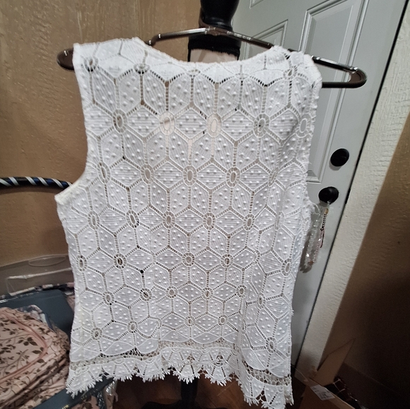 Solitaire Tops - Solitaire White Crochet Lace Sleeveless Camisole